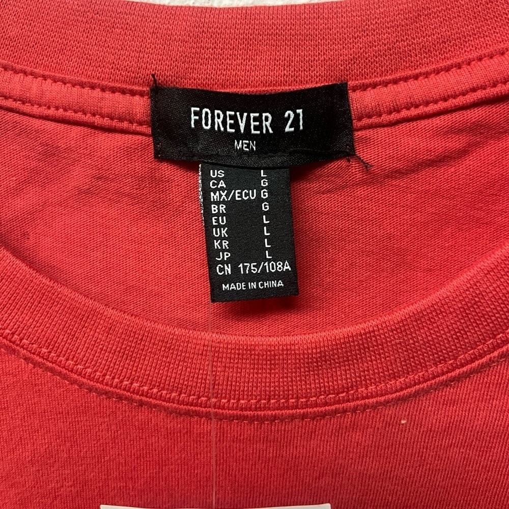 Forever21 Light/Pale Red Men's T-Shirt. Size Large - Picture 3 of 5